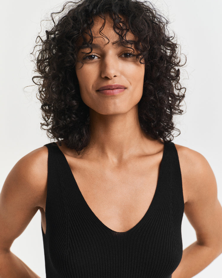 Sukienka damska bez rękawów slim fit czarna