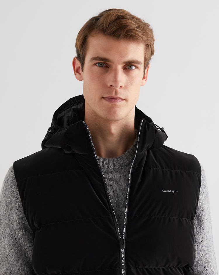 Bezrękawniki męskie z kapturem z nadrukiem regular fit czarne