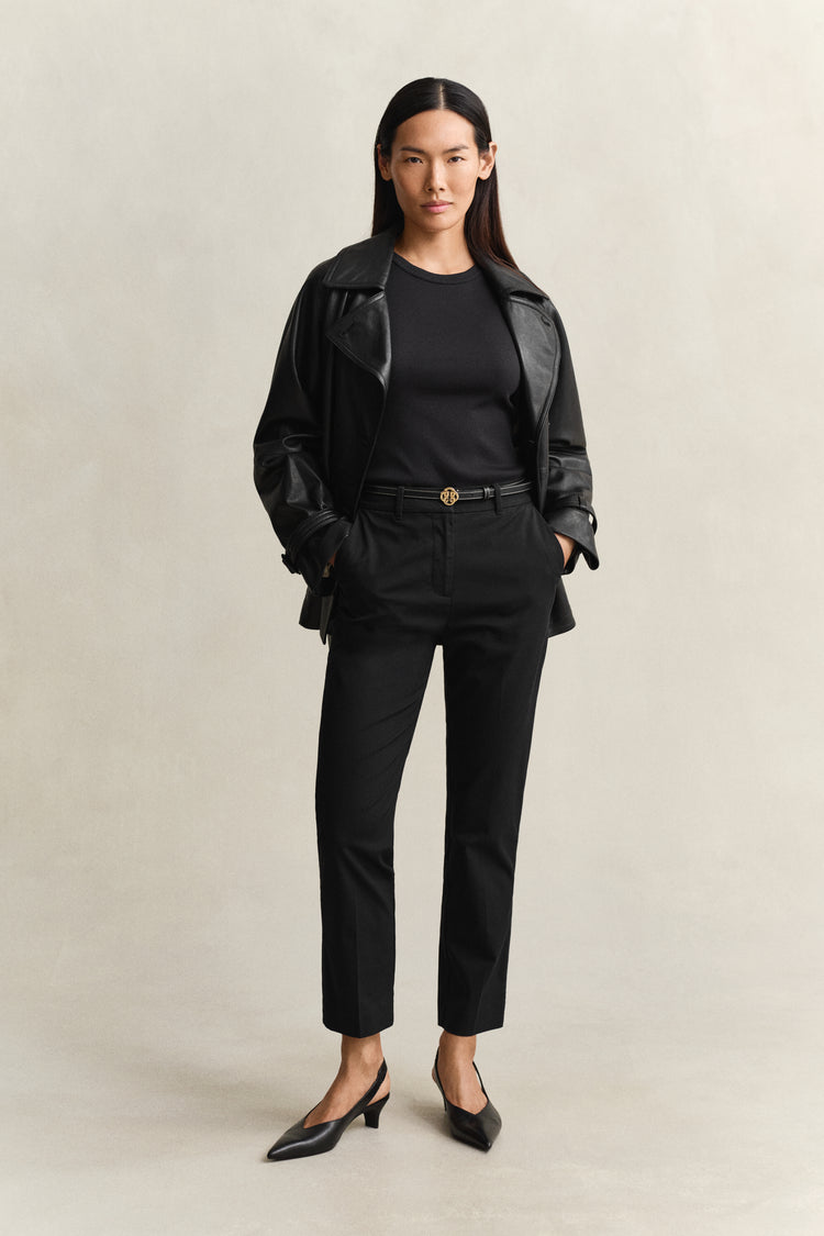 Spodnie damskie slim fit czarne