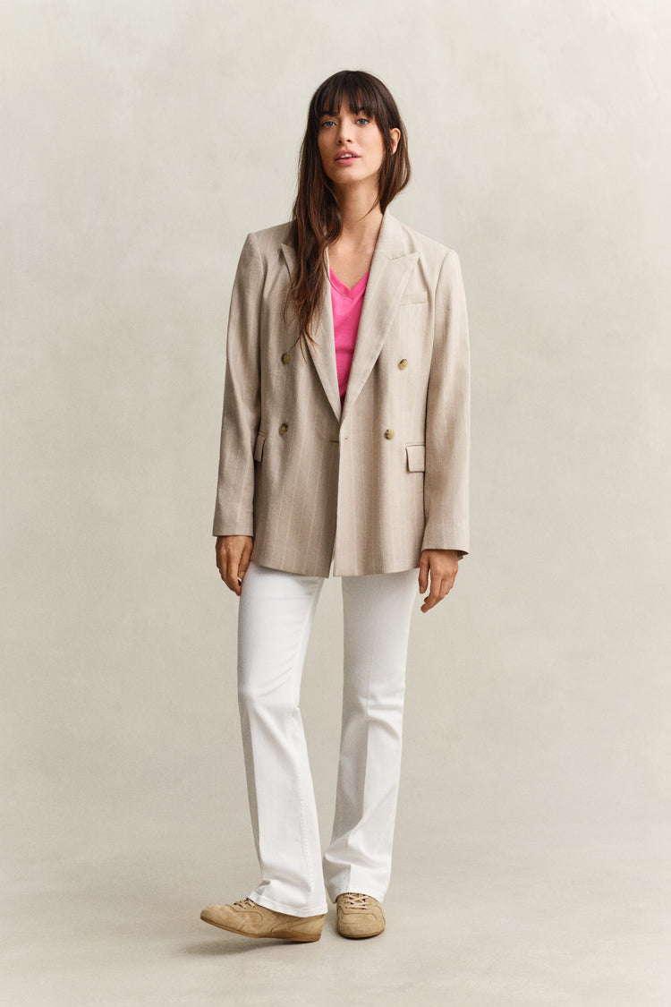 Bawełniana koszulka damska z dekoltem V regular fit różowa