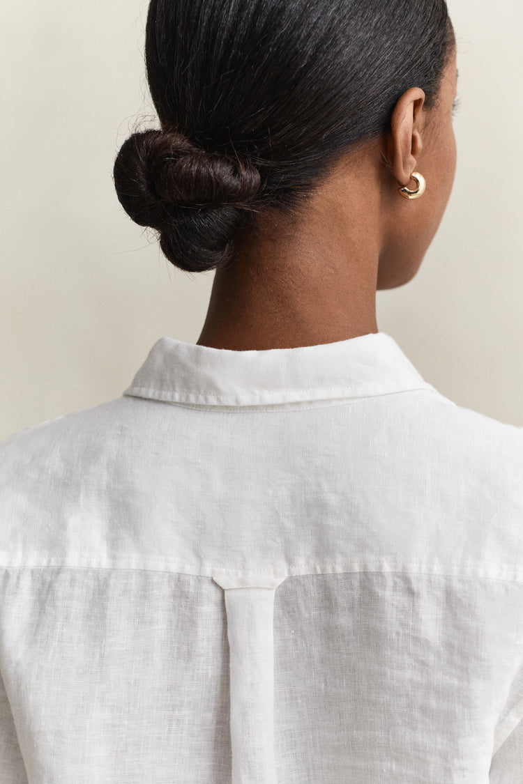 Lniana koszula damska z długim rękawem regular fit biała