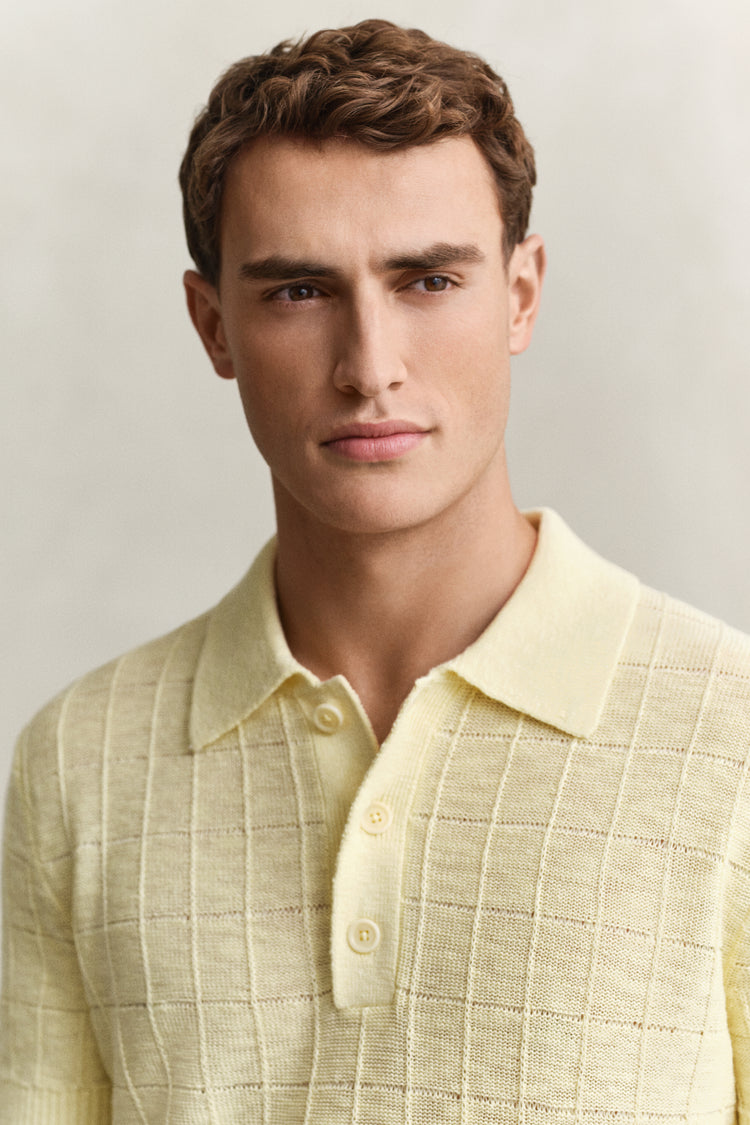 Sweter męski z kołnierzykiem polo z krótkim rękawem regular fit żółty