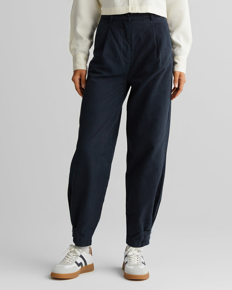 Spodnie damskie tapered fit czarne