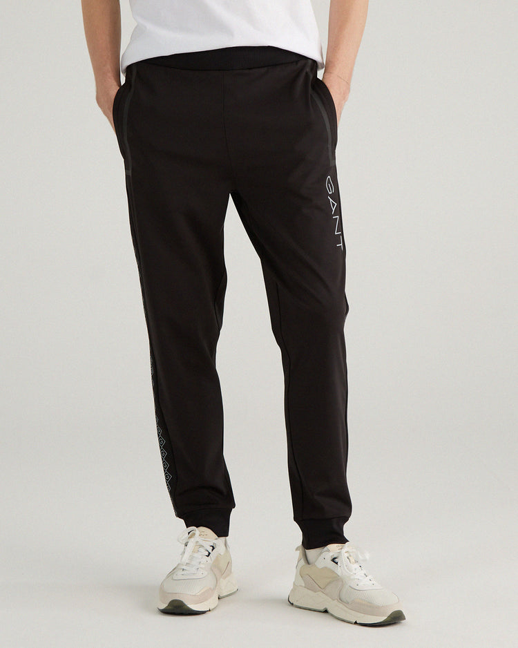 Męskie czarne spodnie dresowe regular fit