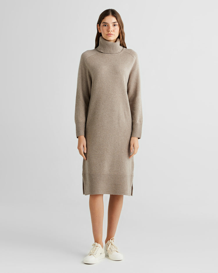 Sukienka damska z długim rękawem ze stójką relaxed fit