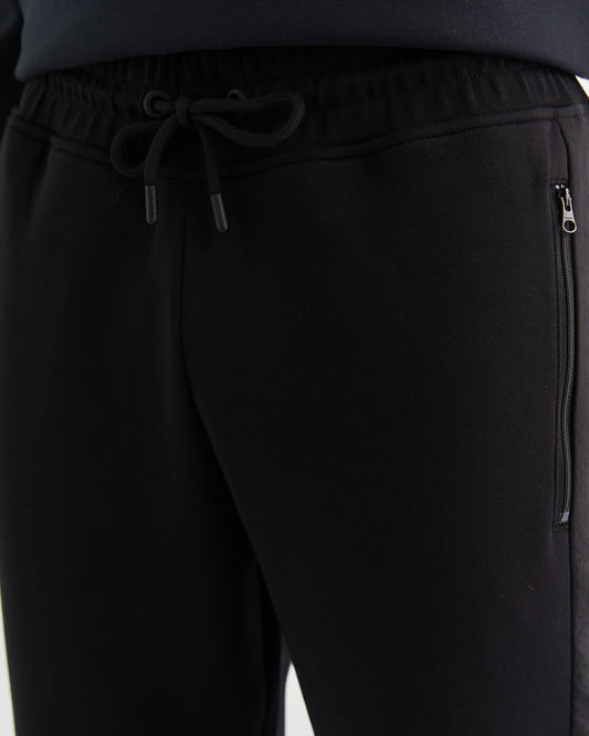 Spodnie dresowe męskie regular fit czarne