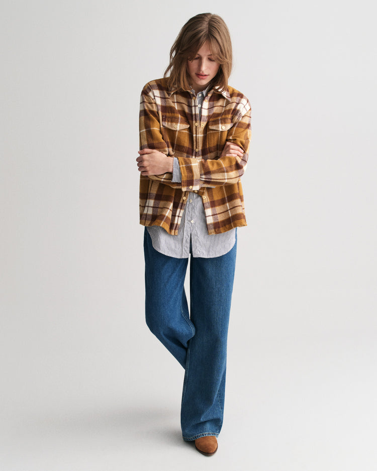 Damska koszula o luźnym kroju z kołnierzykiem