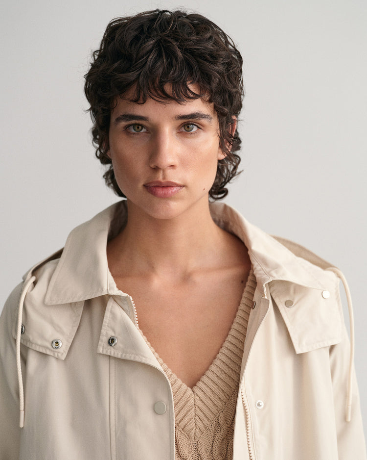 Kurtka damska z zamkiem z długim rękawem regular fit beżowa