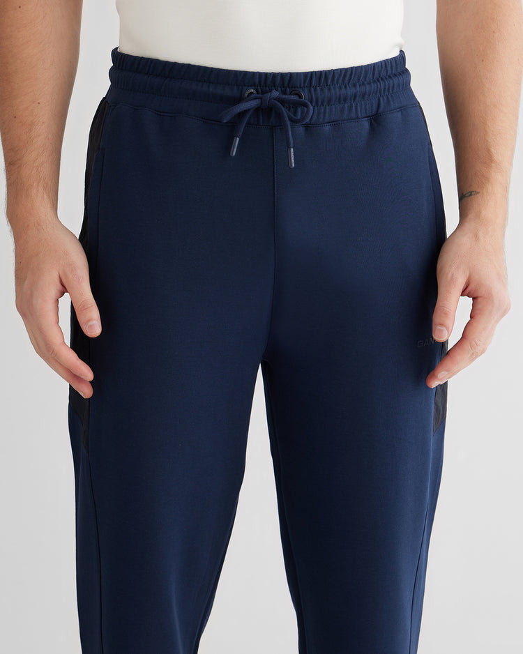 Męskie spodnie dresowe regular fit