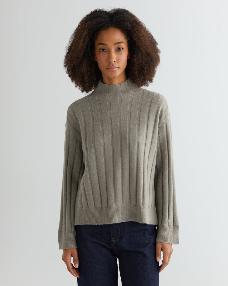 Sweter damski ze stójką z długim rękawem relaxed fit szary