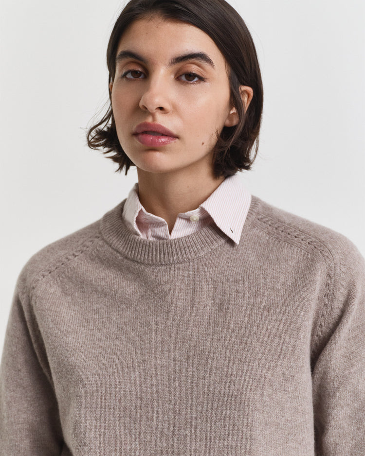 Sweter damski z okrągłym kołnierzykiem z długim rękawem relaxed fit