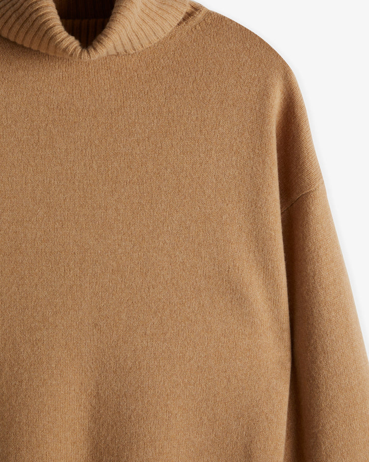 Sukienka damska ze stójką z długim rękawem relaxed fit brązowa