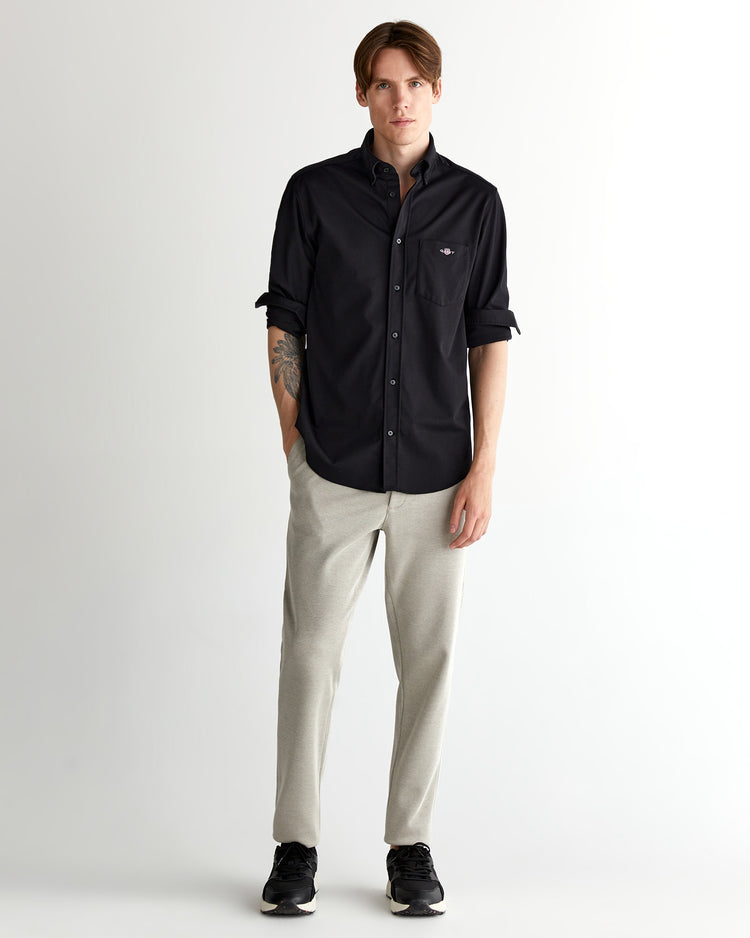 Męska czarna koszula regular fit z kołnierzykiem na guziki