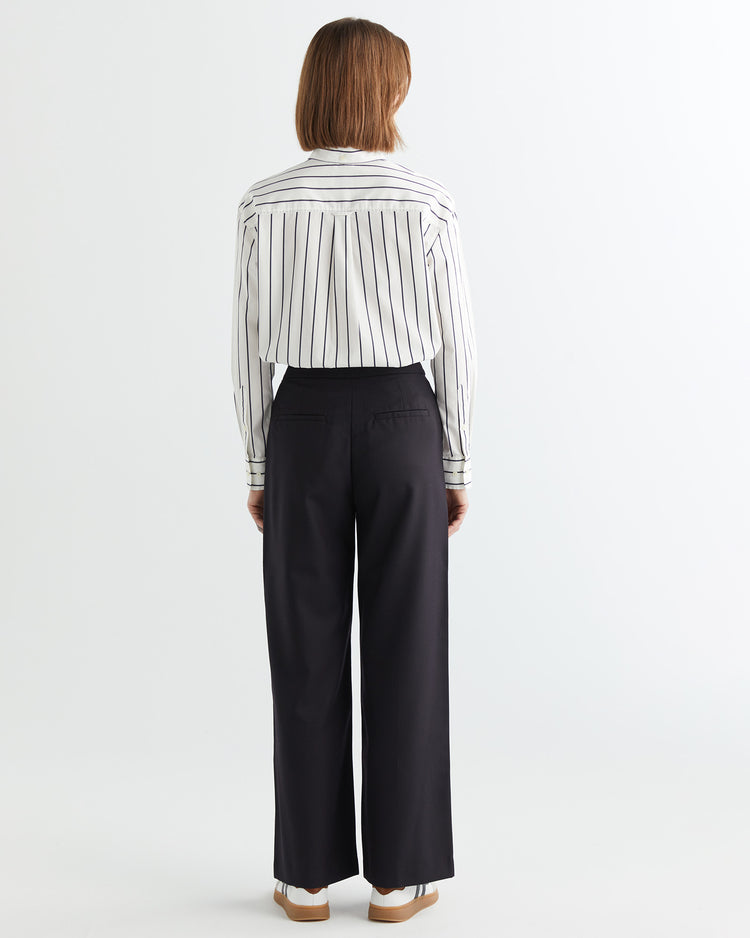 Spodnie damskie slim fit czarne