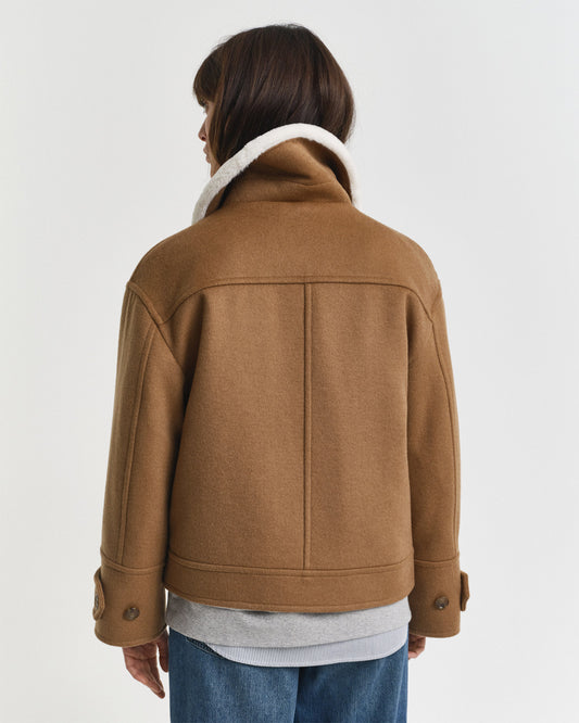 Kurtka damska z klasycznym kołnierzem i długim rękawem relaxed fit