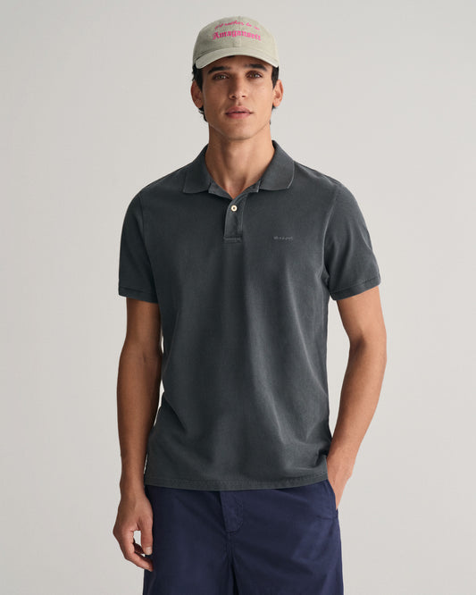 Wypłowiała koszulka polo z piki