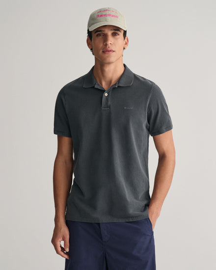 Wypłowiała koszulka polo z piki