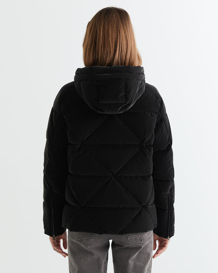 Kurtka damska z kapturem regular fit czarna