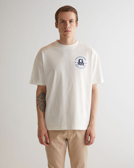 Graficzna koszulka z dekoltem C