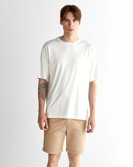 T-shirt męski z nadrukiem i okrągłym kołnierzykiem relaxed fit kremowy
