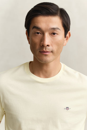 Bawełniany t-shirt męski z okrągłym kołnierzykiem regular fit żółty