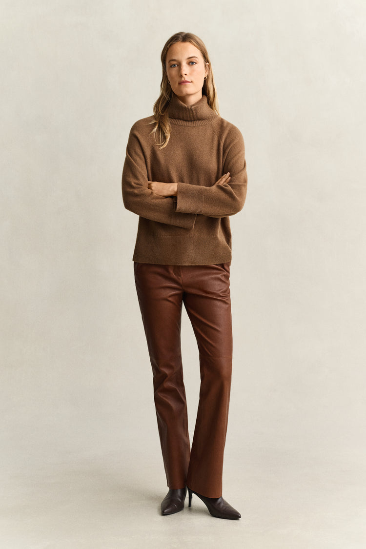 Sweter damski relaxed fit brązowy