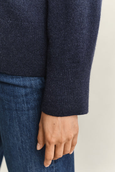 Wełniany sweter damski relaxed fit granatowy