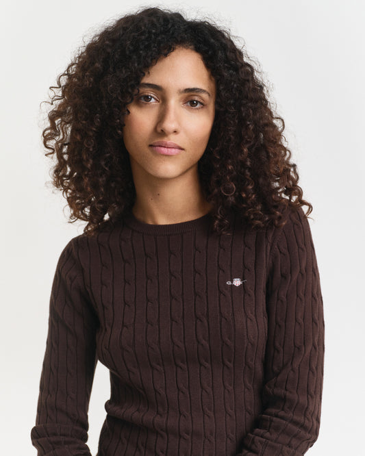 Sweter damski z okrągłym kołnierzykiem slim fit brązowy