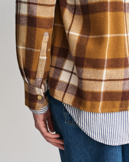 Damska koszula o luźnym kroju z kołnierzykiem