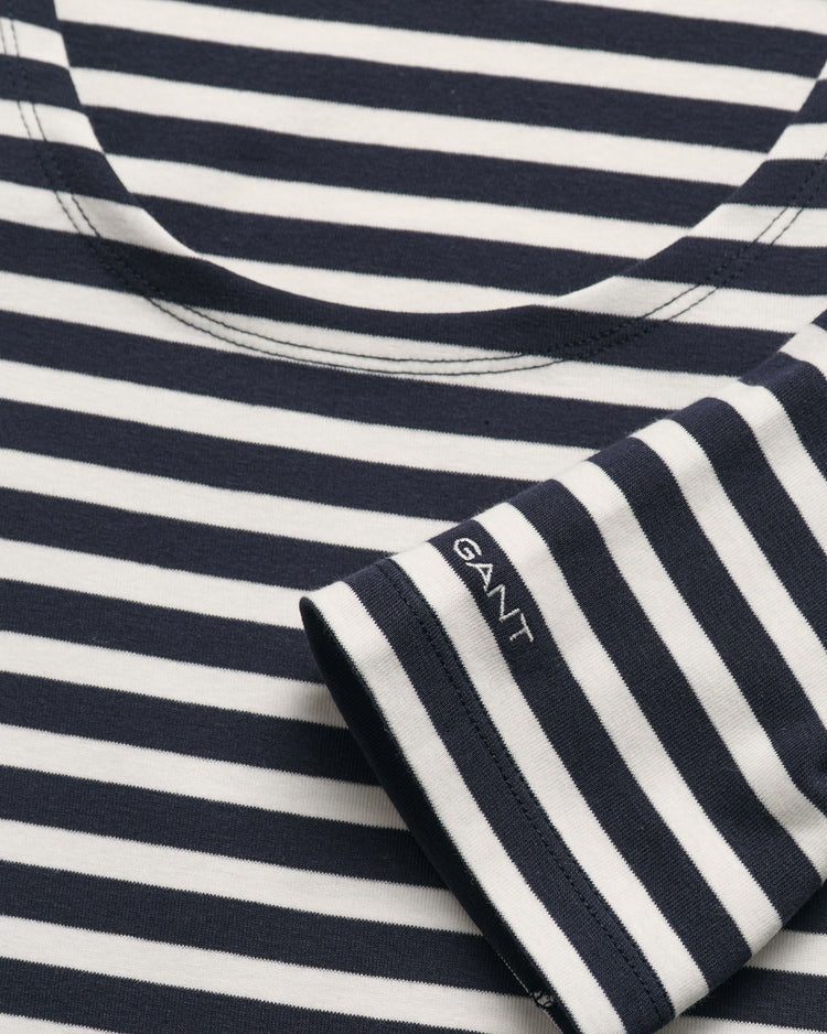 Prążkowany T-shirt w paski ze średnim rękawem