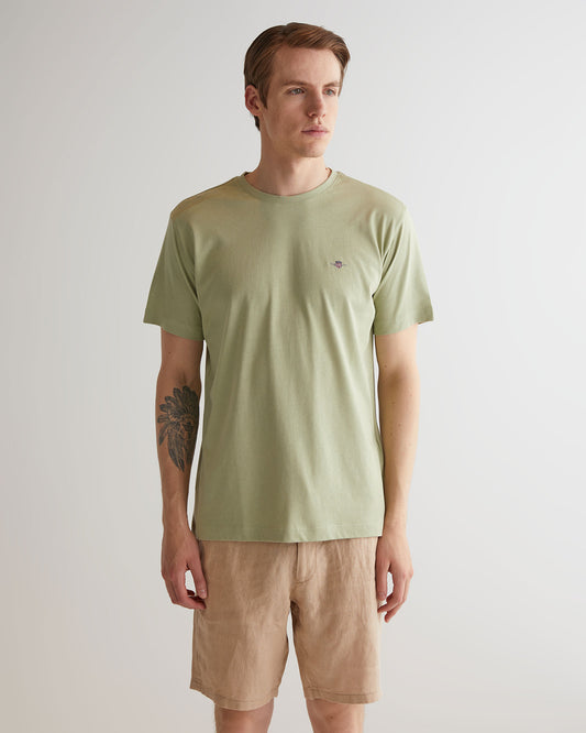 Koszulka z dekoltem C z naszywką na ramieniu