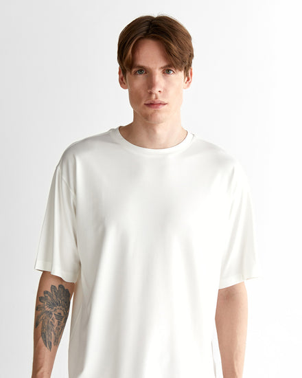 T-shirt męski z nadrukiem i okrągłym kołnierzykiem relaxed fit kremowy
