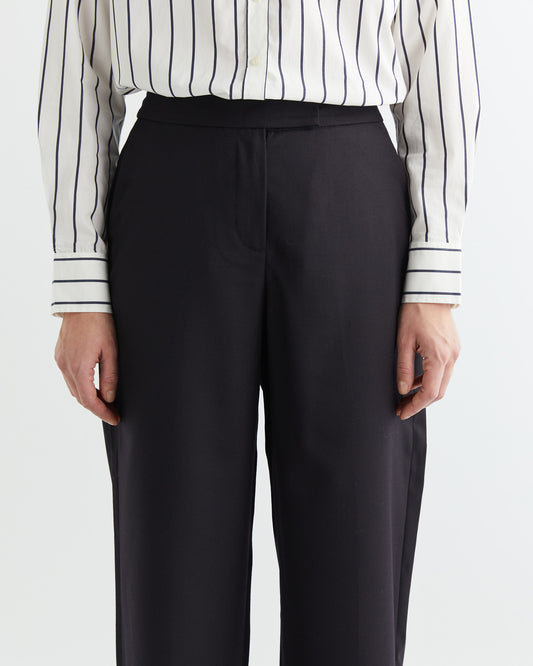 Spodnie damskie slim fit czarne