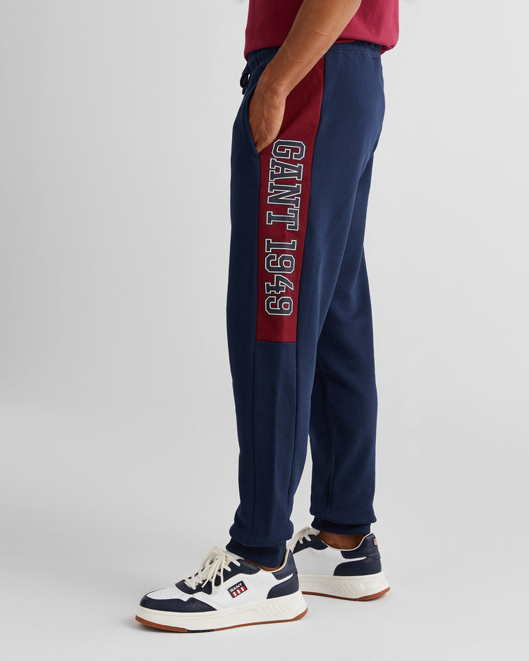 Bawełniane spodnie dresowe męskie z nadrukiem regular fit