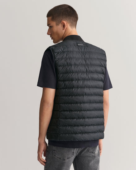 Bezrękawniki męskie ze stójką regular fit czarne