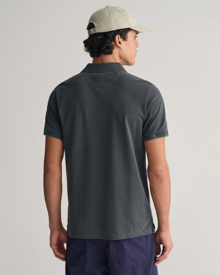 Wypłowiała koszulka polo z piki