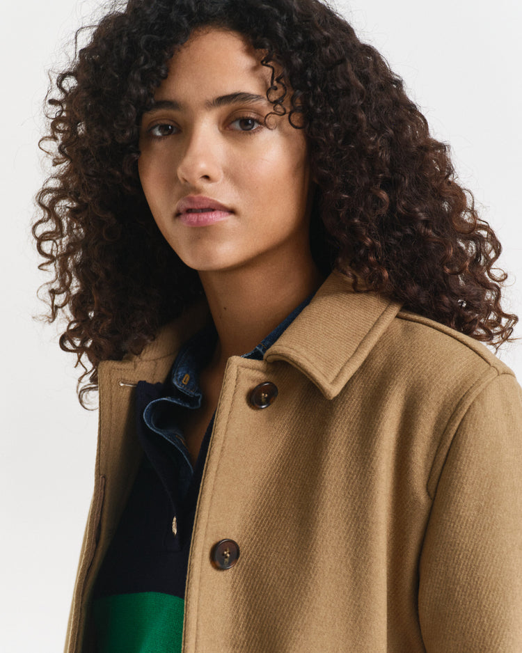 Kurtka damska z długim rękawem i klasycznym kołnierzem regular fit