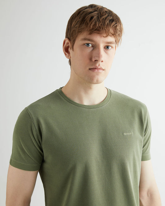 Wypłowiały t-shirt z piki