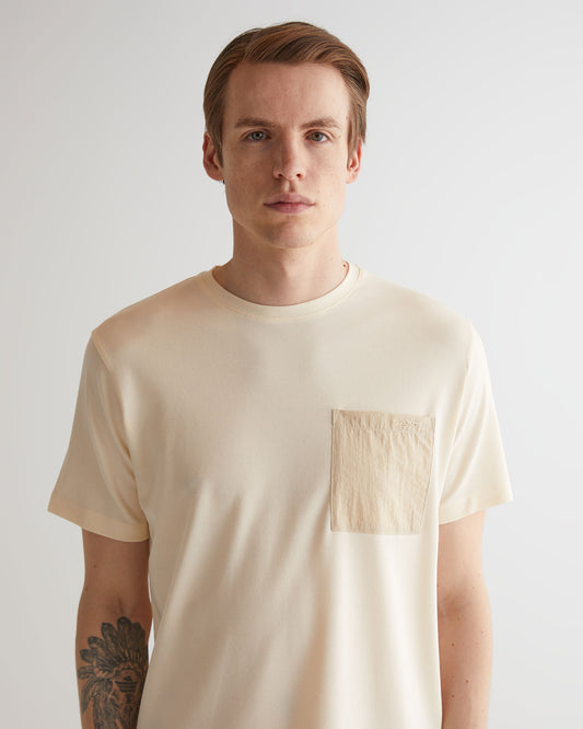 T-shirt z kieszenią z dekoltem C