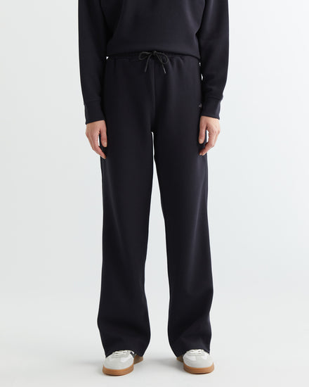 Spodnie dresowe damskie regular fit czarne