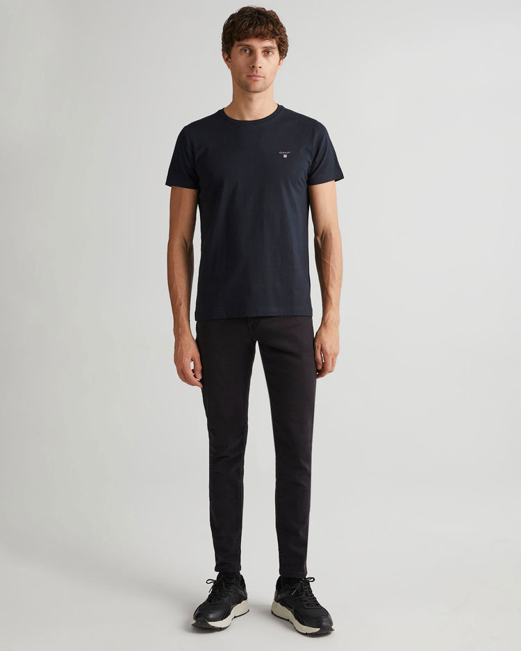 Męski czarny T-shirt o regularnym kroju z okrągłym dekoltem