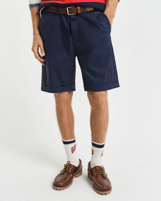 Szorty chino o regularnym kroju z efektem sprania