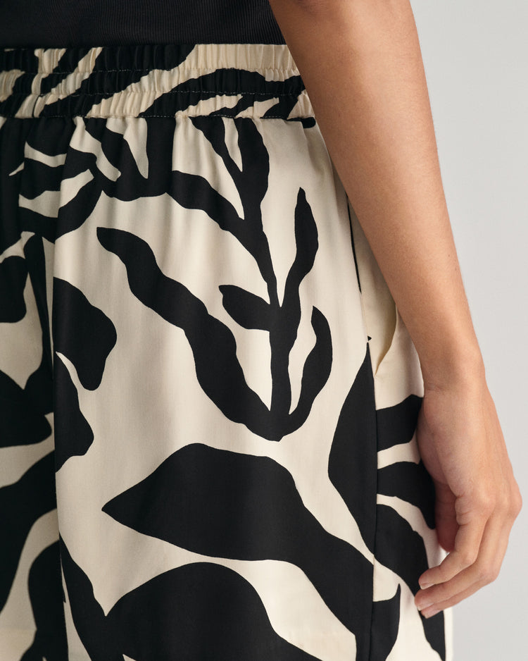 Szorty damskie relaxed fit kremowe