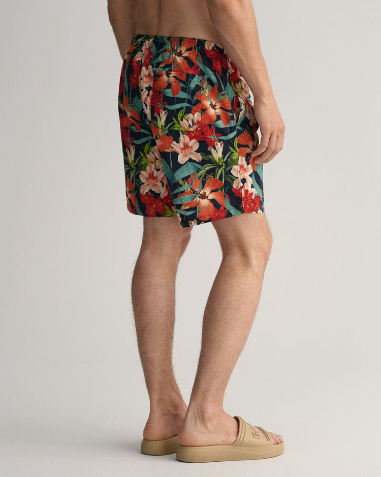 Kąpielówki w kwiatowy motyw