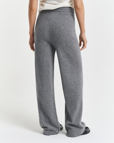 Spodnie damskie relaxed fit czarne