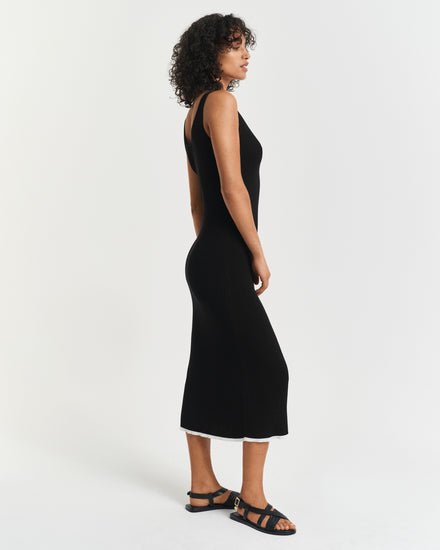 Sukienka damska bez rękawów slim fit czarna