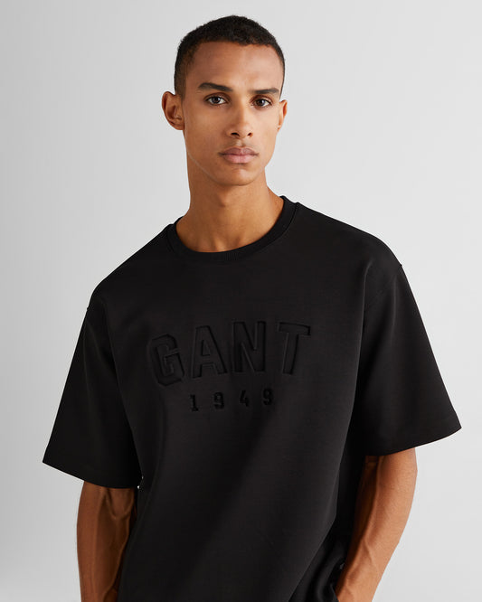 Męski czarny T-shirt z wytłoczoną grafiką i dekoltem w kształcie litery C