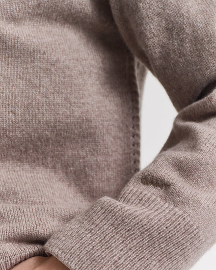 Sweter damski z okrągłym kołnierzykiem z długim rękawem relaxed fit