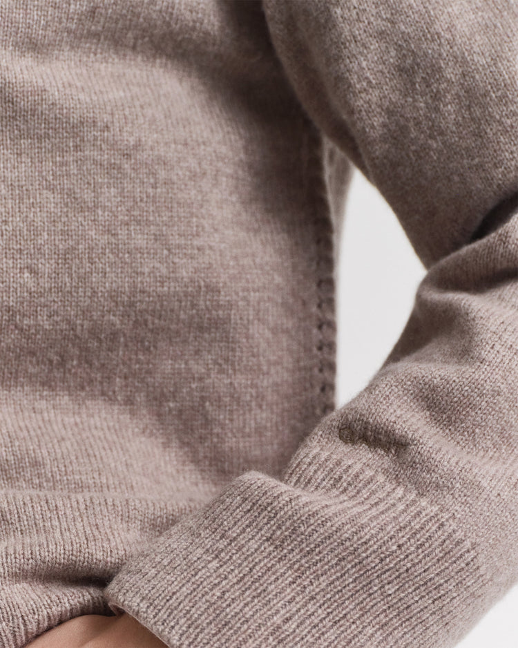 Sweter damski z okrągłym kołnierzykiem z długim rękawem relaxed fit