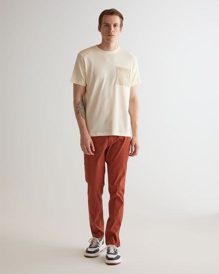 T-shirt z kieszenią z dekoltem C